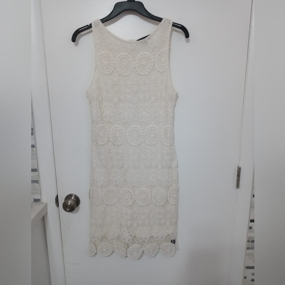 Sanctuary Sleeveless White Straightline Lace Floral Midi Lined dress
